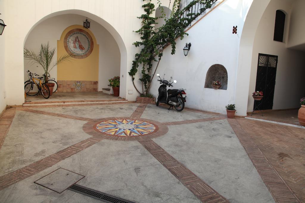 Le Terrazze Di Cristina Bed & Breakfast Vietri Exterior foto