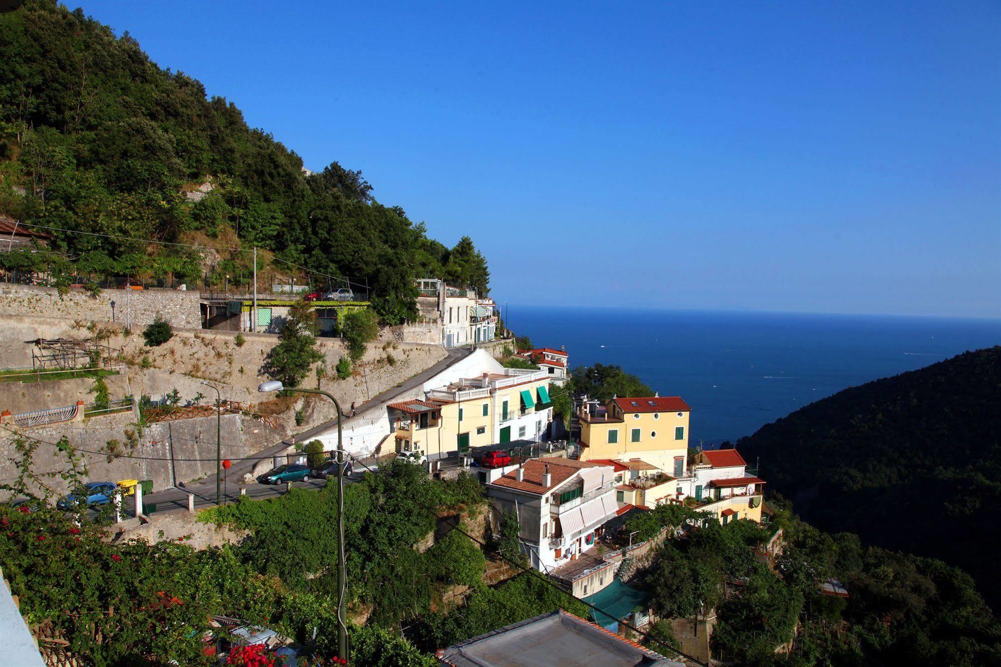 Le Terrazze Di Cristina Bed & Breakfast Vietri Exterior foto