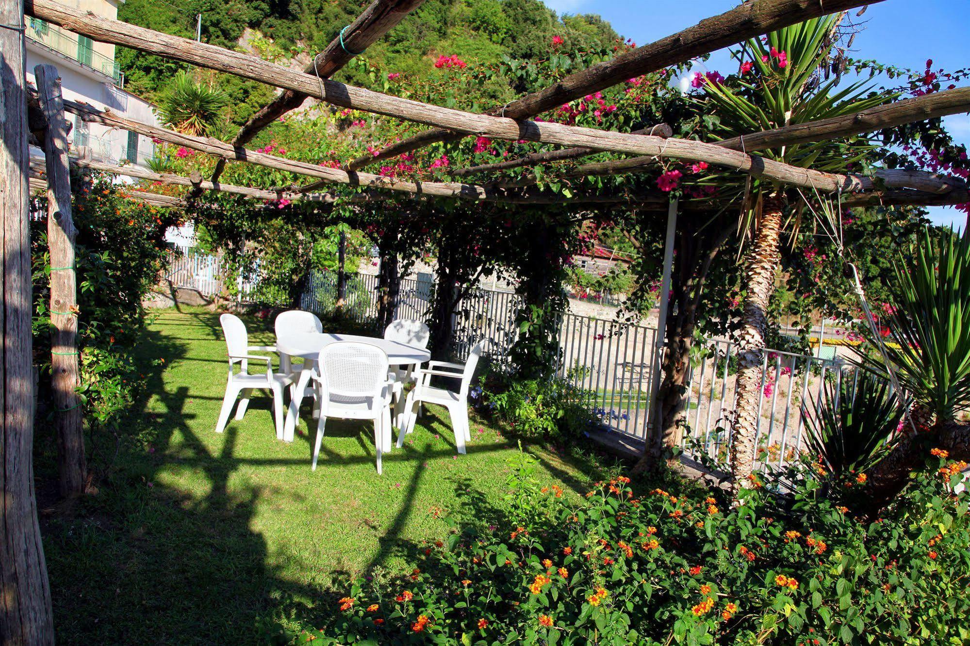 Le Terrazze Di Cristina Bed & Breakfast Vietri Exterior foto